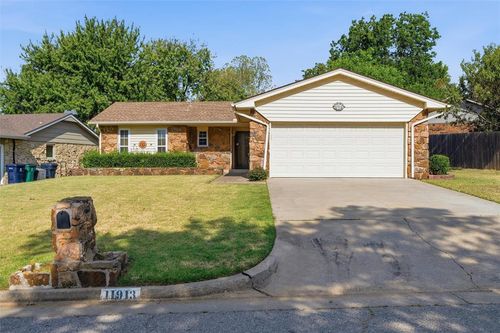 11913 O Casey St, Yukon, OK, 73099-6512 | Card Image