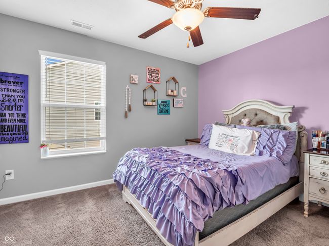 This bedroom spells snuggle up. | Image 35