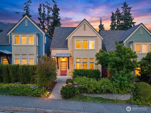 203-144 Wood Ave Sw, Bainbridge Island, WA, 98110-2518 | Card Image