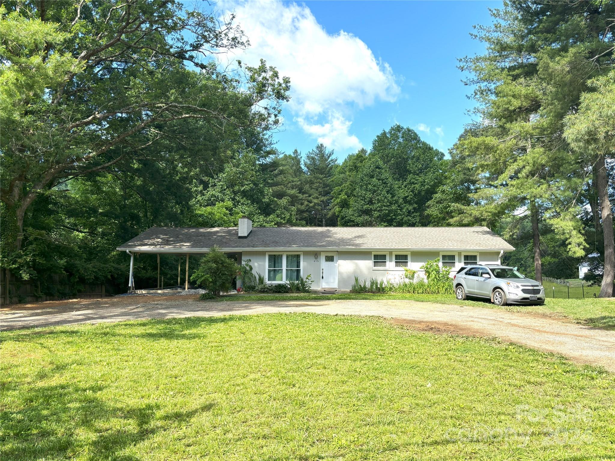 Stoney Mountain Rd, Hendersonville, NC 28791