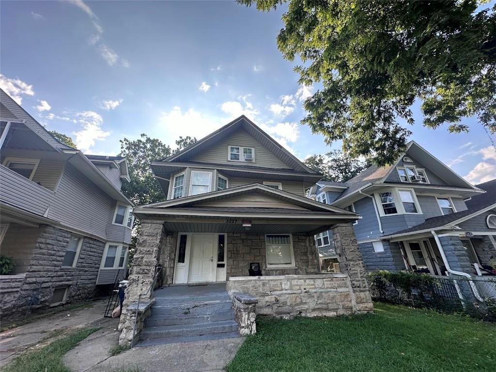 Benton Ave, Kansas City, MO 64128
