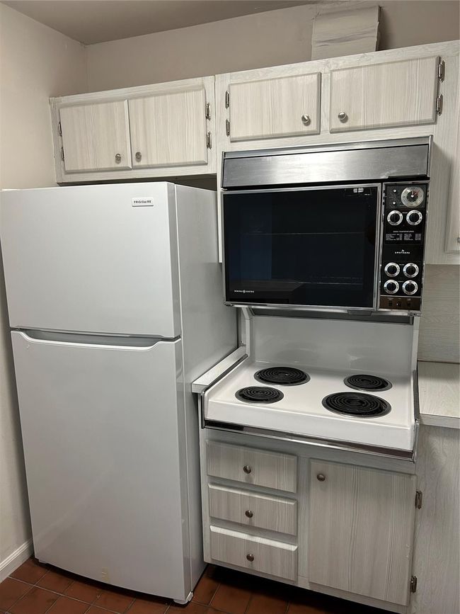 APT-814 - 180 Cypress Club Dr, Condo with 1 bedrooms, 2 bathrooms and null parking in Pompano Beach FL | Image 6