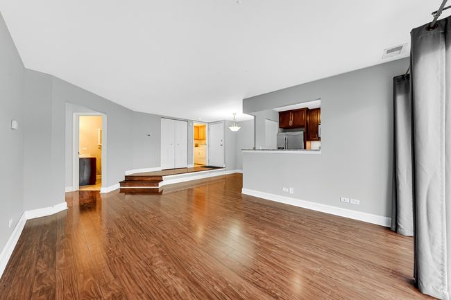 APT-1A - 752 Rodenburg Rd, Condo with 2 bedrooms, 2 bathrooms and 2 parking in Roselle IL | Image 5