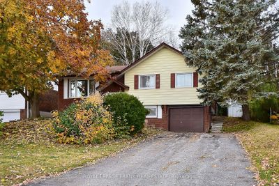 1538 Cherryhill Rd, House other with 3 bedrooms, 2 bathrooms and 6 parking in Peterborough ON | Image 2