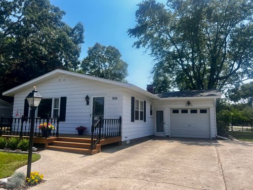 906 Woodlawn St, Ludington, MI, 49431-1545 | Card Image