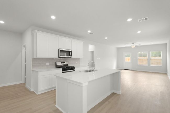 110 Alset Cir, House other with 4 bedrooms, 3 bathrooms and 2 parking in Magnolia TX | Image 9