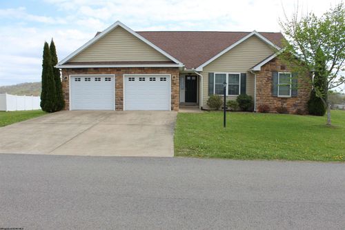 224 Meadow Ponds Ln, Maidsville, WV, 26541-8191 | Card Image