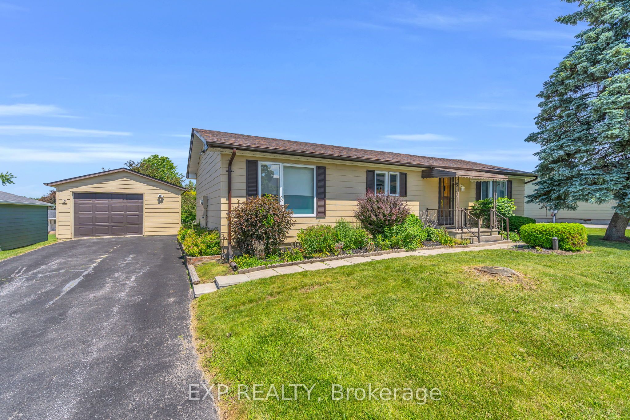 Residential in Georgina