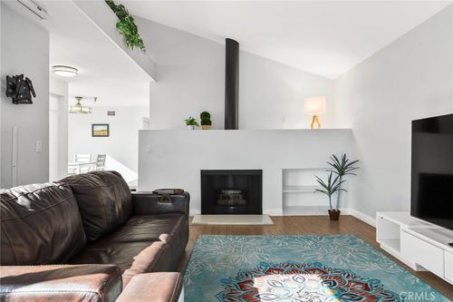 5475 Twin Lakes Dr, Cypress, CA, 90630 | Card Image