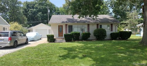 1823 Washington St, Algonac, MI, 48001-1042 | Card Image