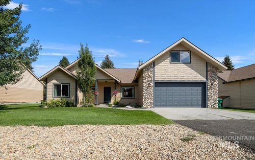 40 Charters Dr, Donnelly, ID, 83615-5004 | Card Image
