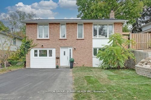 16 Upper Canada Dr, Kitchener, ON, N2P1E5 | Card Image