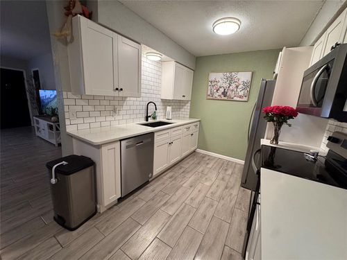 906 E Ash Ave, Duncan, OK, 73533-6851 | Card Image