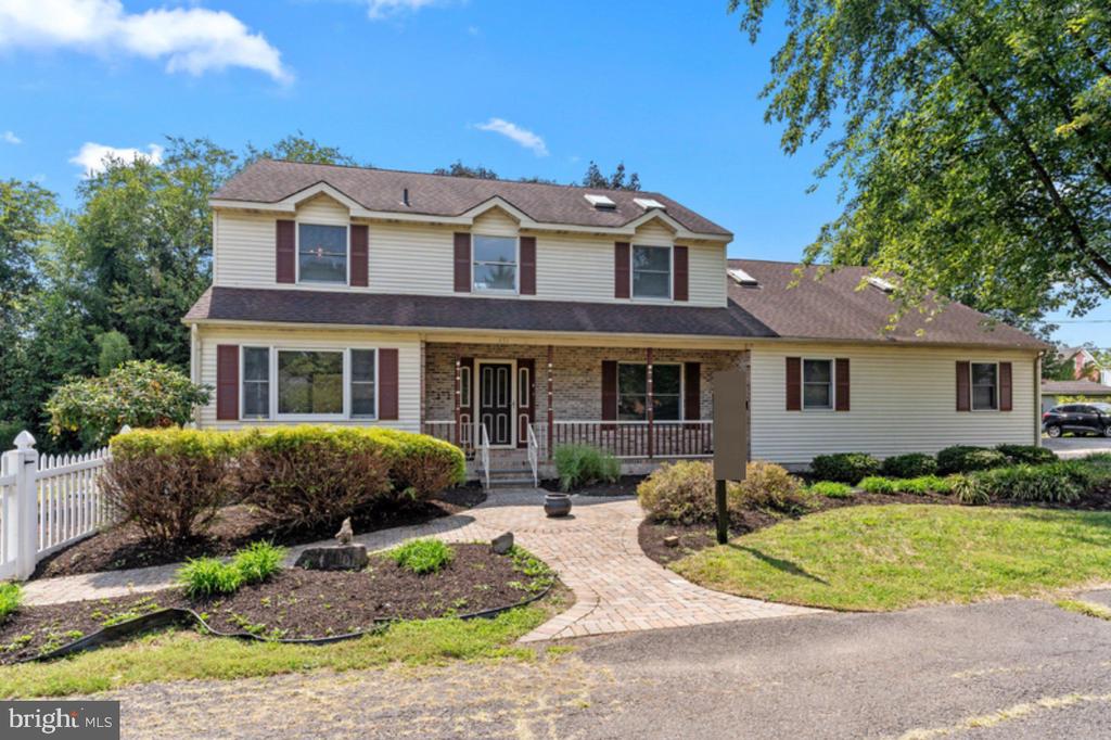 Spencer Dr, Bristol, PA 19007