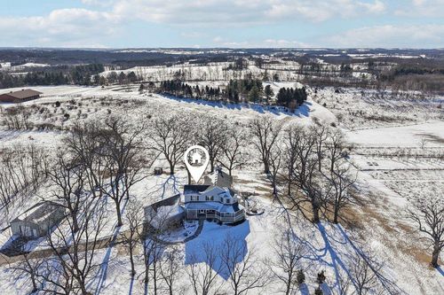 7983 Maurer Rd, CROSS PLAINS, WI, 53528-8800 | Card Image