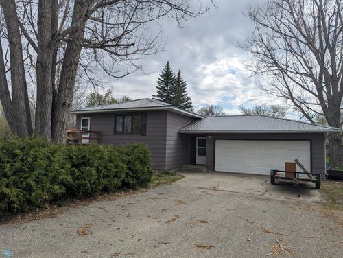 701 Broadway St, Lisbon, ND, 58054-4621 | Card Image