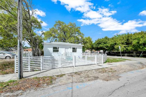 7990 Nw 8th Ave, Miami, FL, 33150 | Card Image