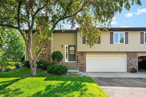 10372 Balsam Ln, Eden Prairie, MN, 55347-4525 | Card Image