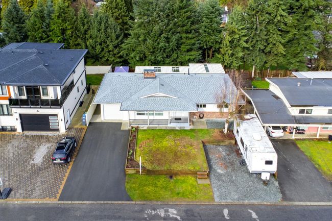 2071 Topaz Street, House other with 5 bedrooms, 2 bathrooms and 6 parking in Abbotsford BC | Image 39
