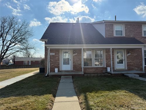 28404 Longmeadow Ln, Brownstown Twp, MI, 48183-5026 | Card Image