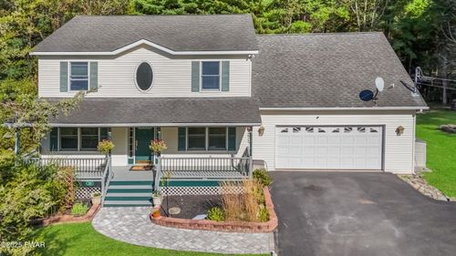 104 Meadow Ct, Milford, PA, 18337-6562 | Card Image