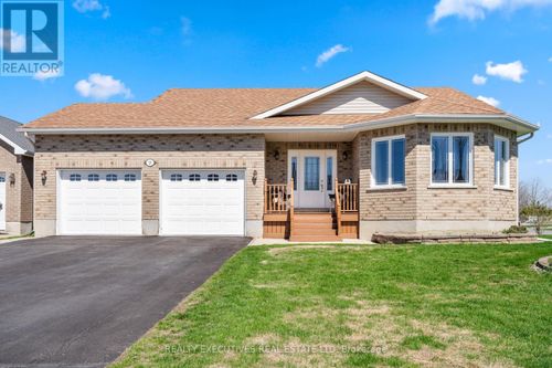 29 Christie Lane, North Dundas, ON, K0C2K0 | Card Image