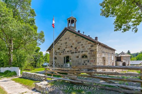 24 N Broadway St, Belwood, ON, N0B1J0 | Card Image