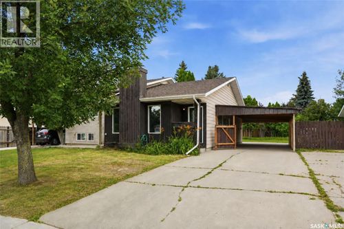 1718 Mckercher Dr, Saskatoon, SK, S7H5E2 | Card Image