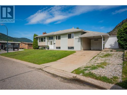 3725 Dogwood Dr, Trail, BC, V1R2V4 | Card Image