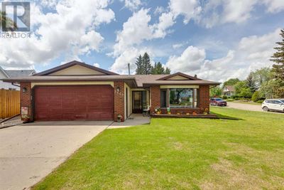 5416 50 St, House other with 3 bedrooms, 2 bathrooms and 4 parking in Rimbey AB | Image 2