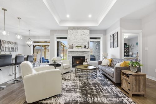 192 Oak St, Simcoe, ON, N3Y0B5 | Card Image