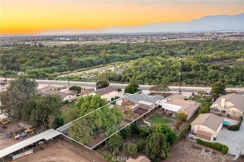 982 River Dr, Norco, CA, 92860-1419 | Card Image