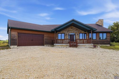 6010 Sw Douglas Rd, Topeka, KS, 66610-9736 | Card Image