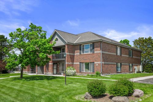 S75W16788 Jacob Ct, Muskego, WI, 53150-8626 | Card Image