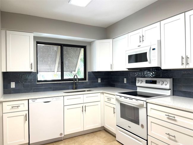 98 - 5138 Willow Links, Condo with 2 bedrooms, 2 bathrooms and null parking in SARASOTA FL | Image 14