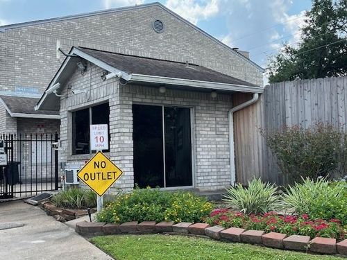 7585-17585 Red Oak Dr, Houston, TX, 77090-1247 | Card Image