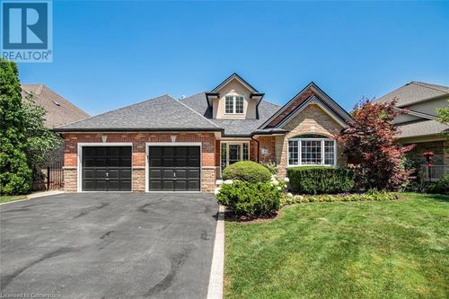 149 Dorchester Dr, Grimsby, ON, L3M5J9 | Card Image
