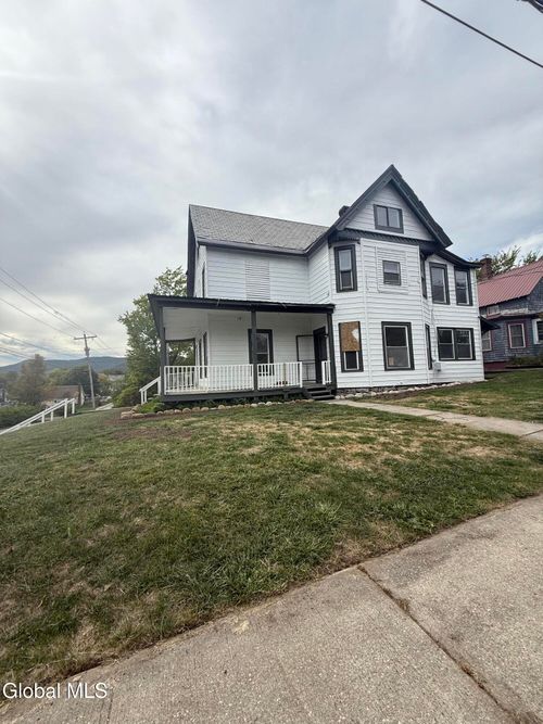 3 Park Ave, Ticonderoga, NY, 12883-1046 | Card Image