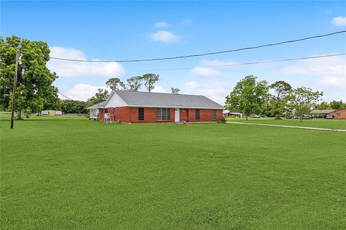 136 Michael Dr, Des Allemands, LA, 70030-3331 | Card Image