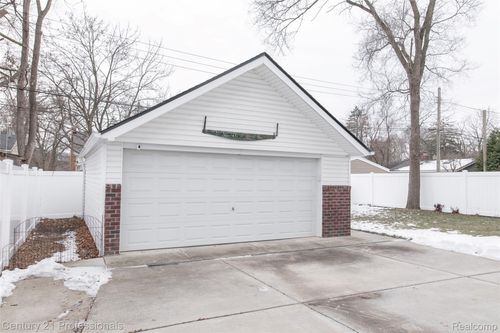 513 Renshaw St, Rochester, MI, 48307-2655 | Card Image