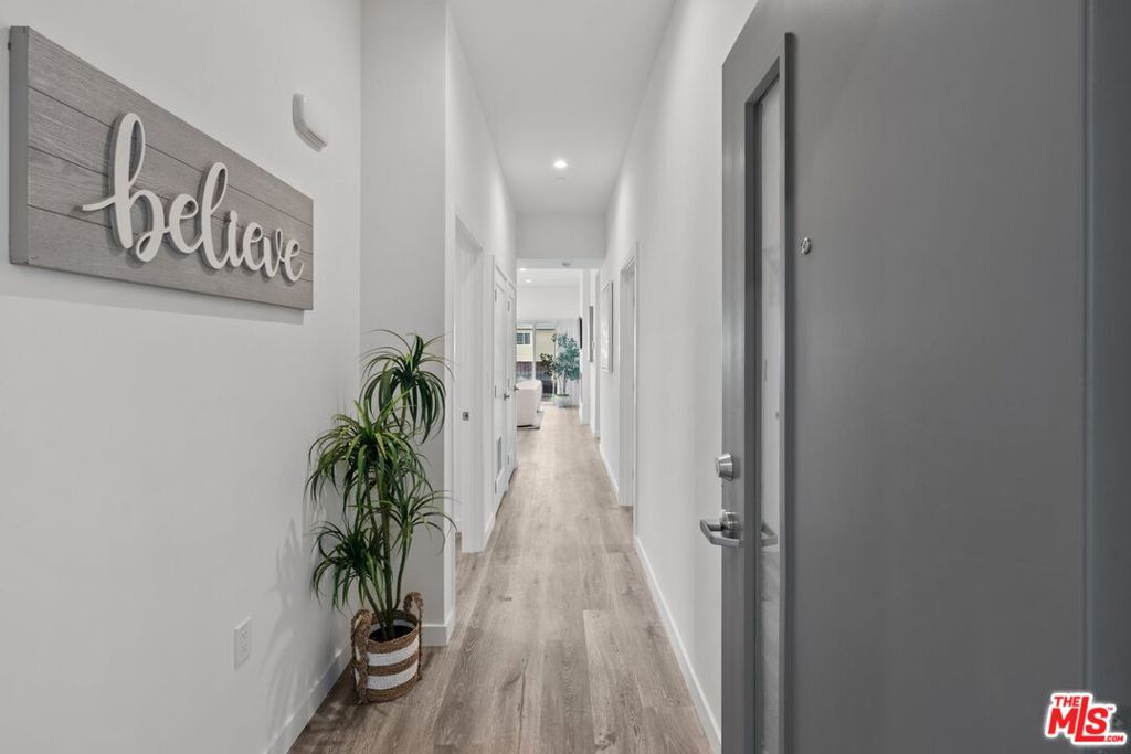 Residential Lease in North Hollywood 2