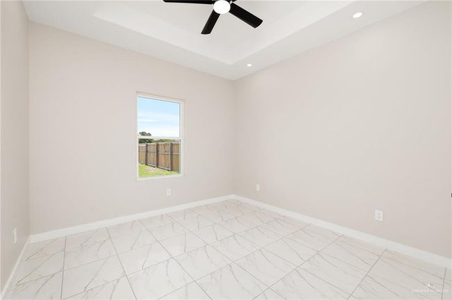 1008 Broken Arrow Dr, House other with 3 bedrooms, 2 bathrooms and 2 parking in Alamo TX | Image 15