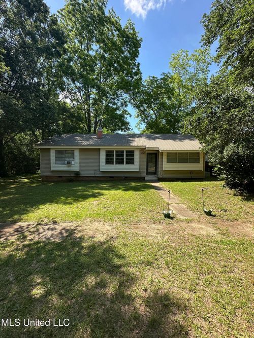 100 Gulf Camp Rd, Lumberton, MS, 39455-8216 | Card Image