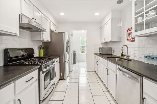 11204 Applewood Dr, House other with 4 bedrooms, 2 bathrooms and 4 parking in Austin TX | Image 10