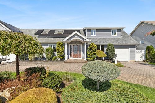 39 Jackson Pl, Massapequa, NY, 11758-7811 | Card Image
