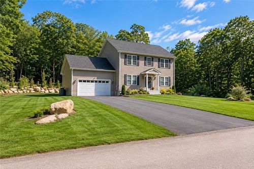 45 Hopkinton Hill Rd, Hope Valley, RI, 02832-2436 | Card Image