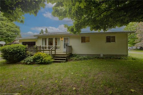 300 Sauk Crt, Kincardine, ON, N2Z2X3 | Card Image