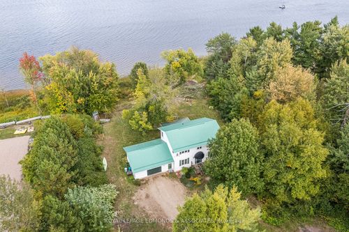 1095 Mountainview Dr, Pembroke, ON, K8A8E3 | Card Image
