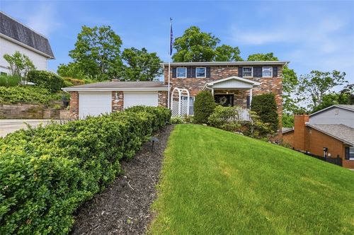 576 Carroll Dr, Irwin, PA, 15642-2669 | Card Image