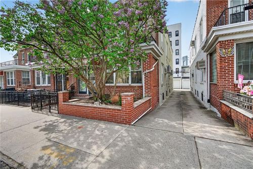 262 95th Street, Brooklyn, NY, 11209 | Card Image